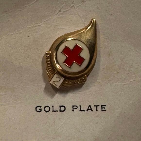 Vtg Red Cross Blood Drop 2 Gallon Donor Pin Gold Plate 1 1/2" Lapel Pin Hat Pin - Picture 1 of 5